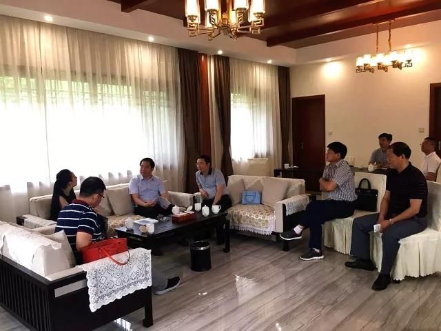 光合新興產(chǎn)業(yè)控股集團(tuán)鄒陸錄一行考察農(nóng)谷